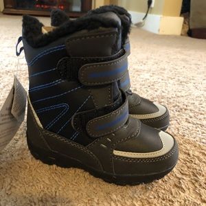 NWT Totes toddler winter boots